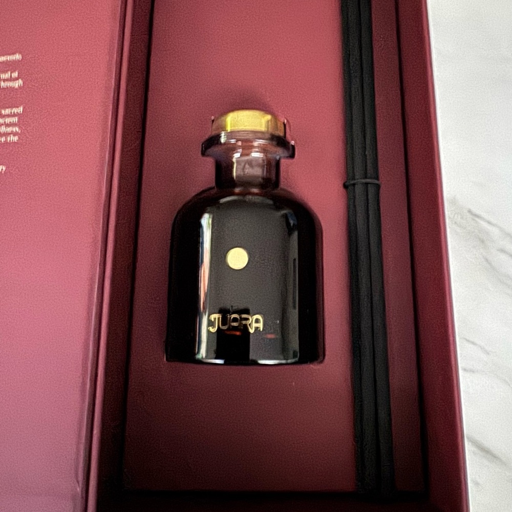 Candlenut Reed Diffuser - Deep Burgundy - Picture 2 of 4